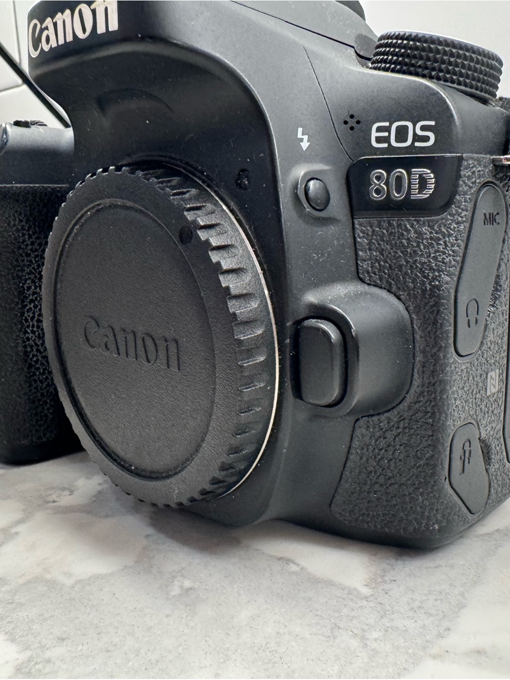 Canon EOS 80D Camera Bundle + 5 Lenses - Picture 3 of 7